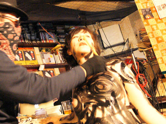 In "Yoruno Hirune" 27th Nov. Youko DJ: DJ Soi Cowboy Photo: Kosei Kobayashi